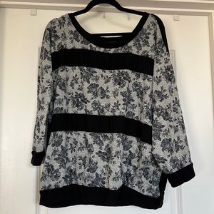 3X Grey and Black Floral Sweater